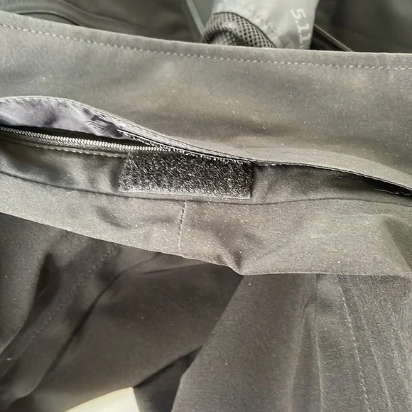 5.11 Men's Medium SABRE JACKET 2.0Tactical Wind and water repellant